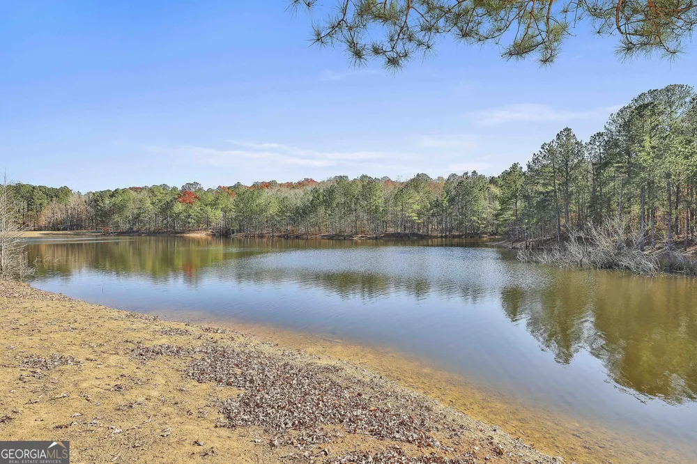 395 W McIntosh RD Brooks, GA 30205