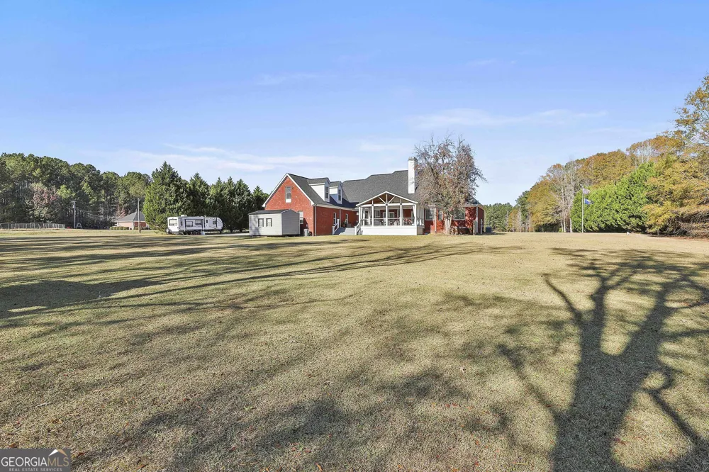 395 W McIntosh RD Brooks, GA 30205