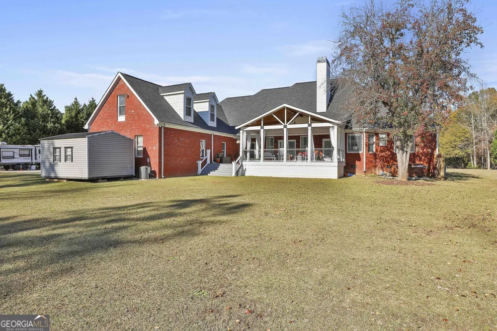 395 W McIntosh RD Brooks, GA 30205