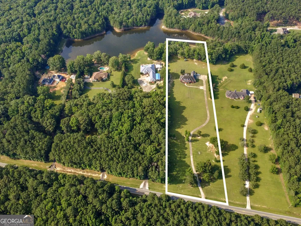 395 W McIntosh RD Brooks, GA 30205
