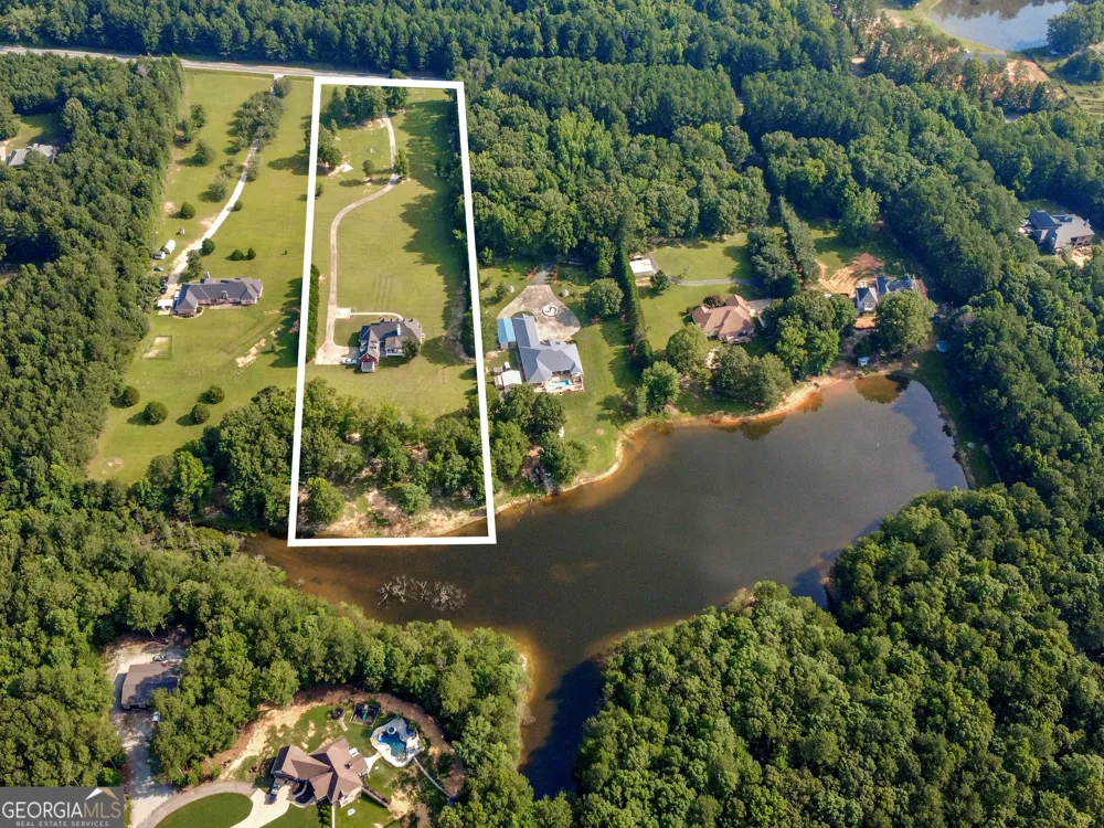 395 W McIntosh RD Brooks, GA 30205