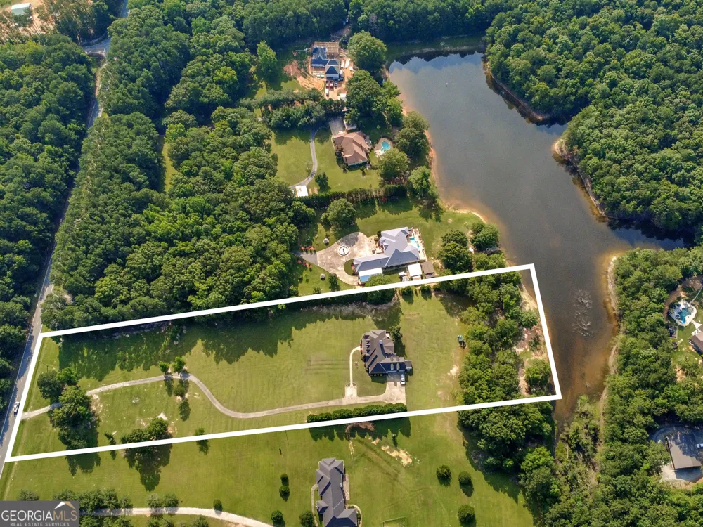 395 W McIntosh RD Brooks, GA 30205