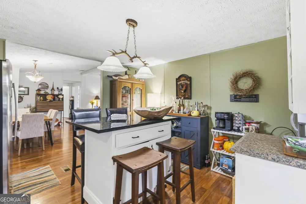 142 Thomason RD Cleveland, GA 30528