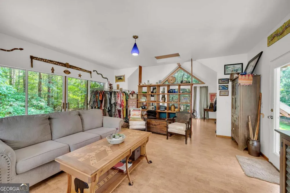 81 Paul LN Crawford, GA 30630