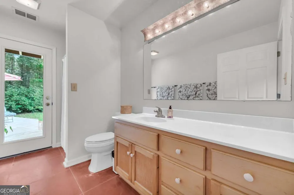 81 Paul LN Crawford, GA 30630