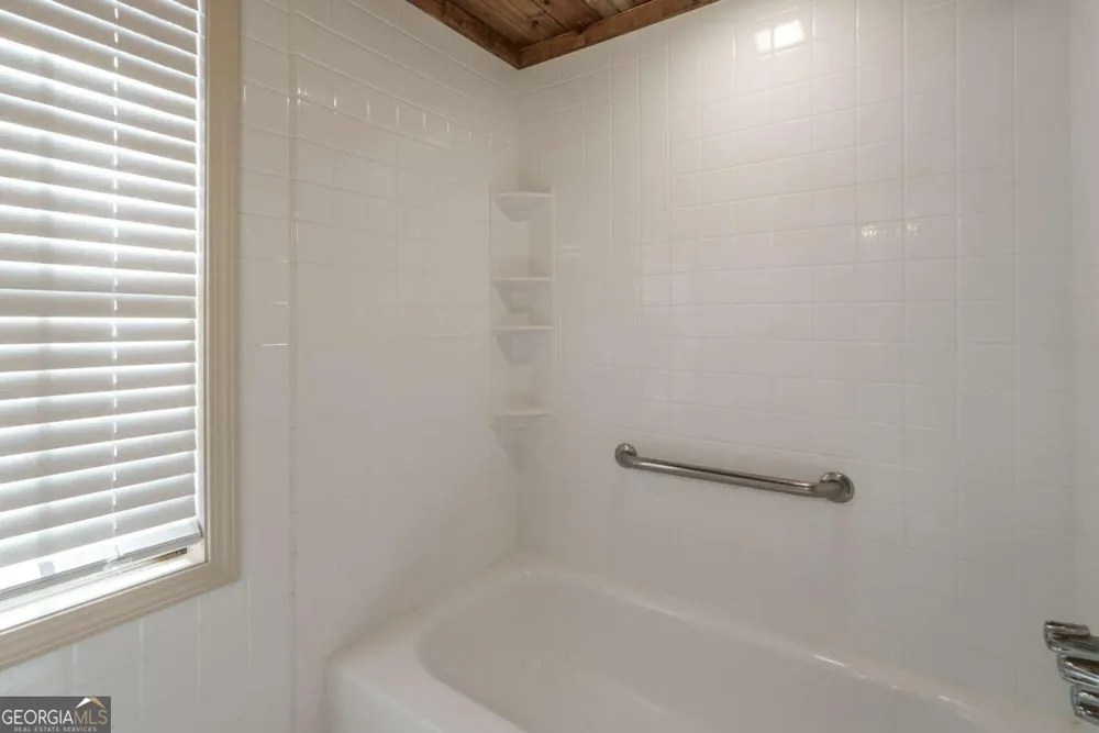384 Arrowhead TRL Eatonton, GA 31024