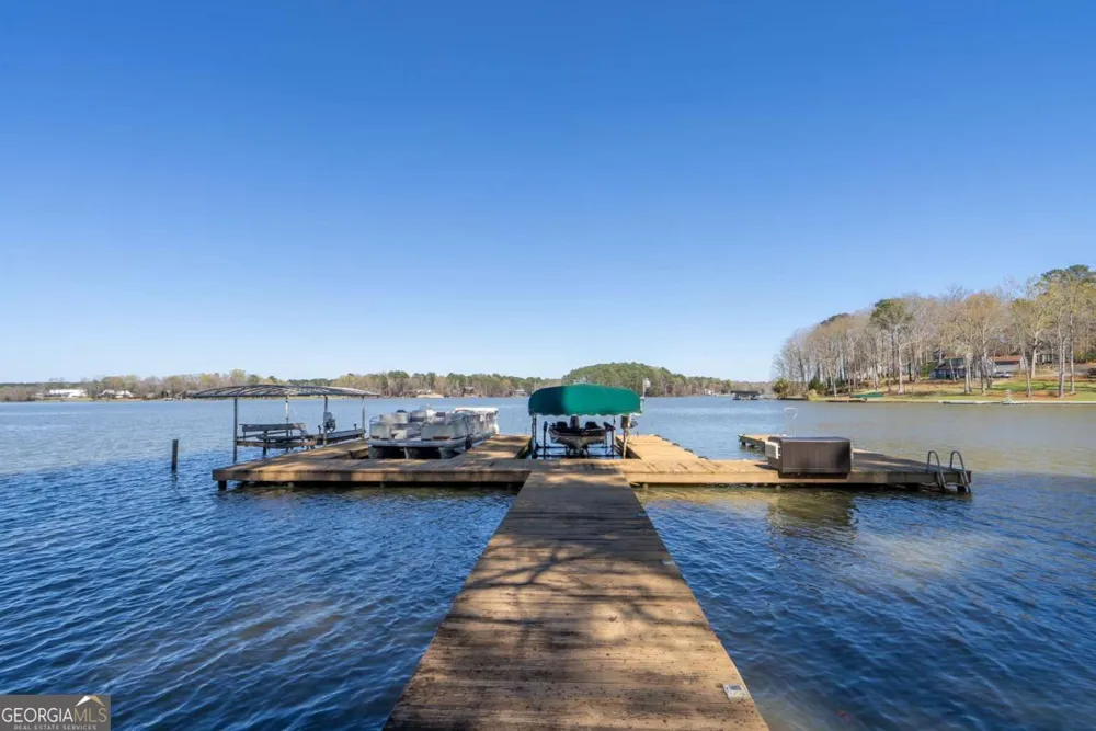 384 Arrowhead TRL Eatonton, GA 31024
