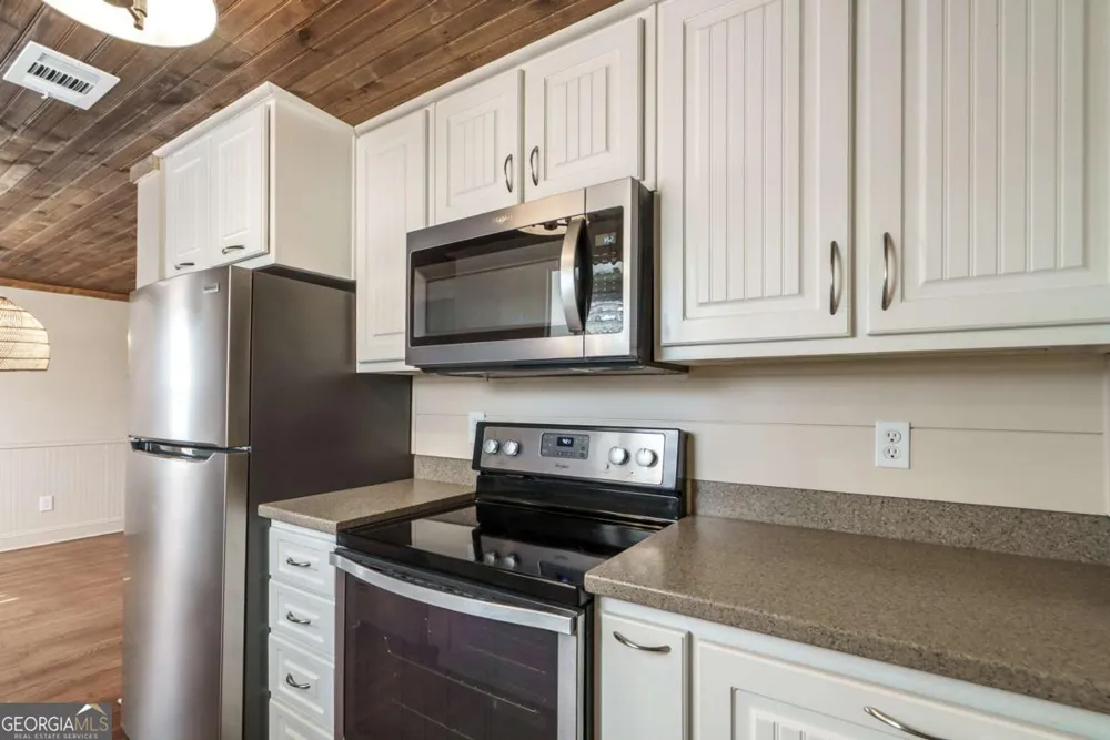 384 Arrowhead TRL Eatonton, GA 31024