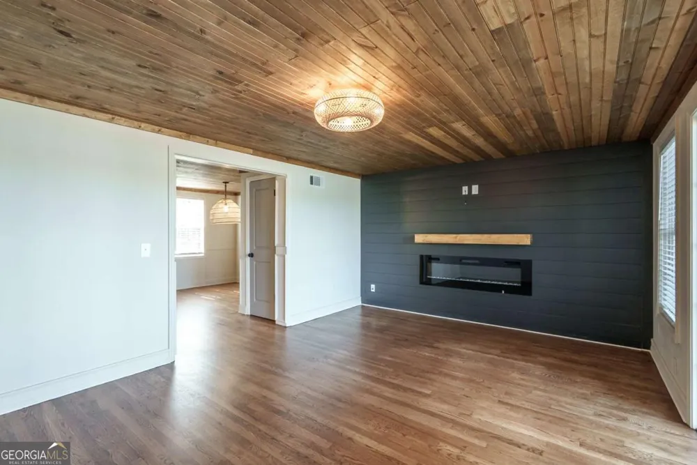 384 Arrowhead TRL Eatonton, GA 31024