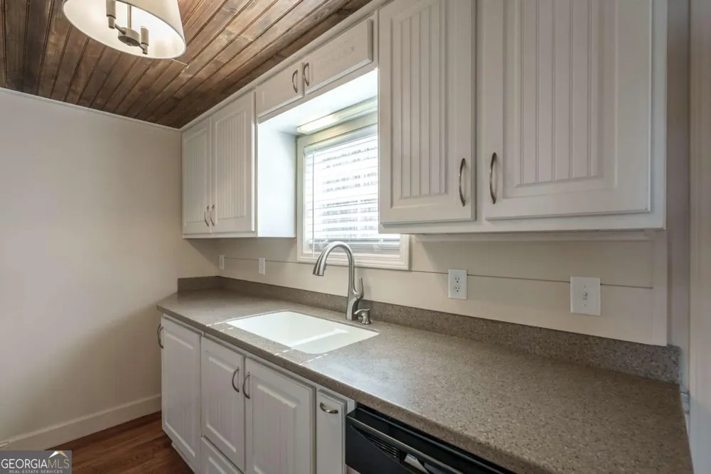 384 Arrowhead TRL Eatonton, GA 31024