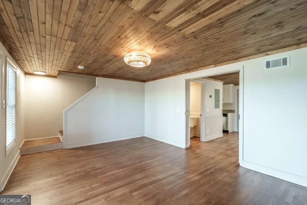 384 Arrowhead TRL Eatonton, GA 31024
