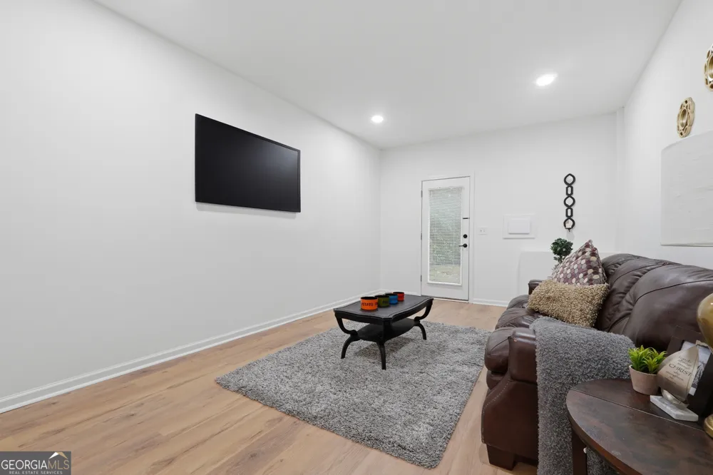 682 Montglade CT Suwanee, GA 30024