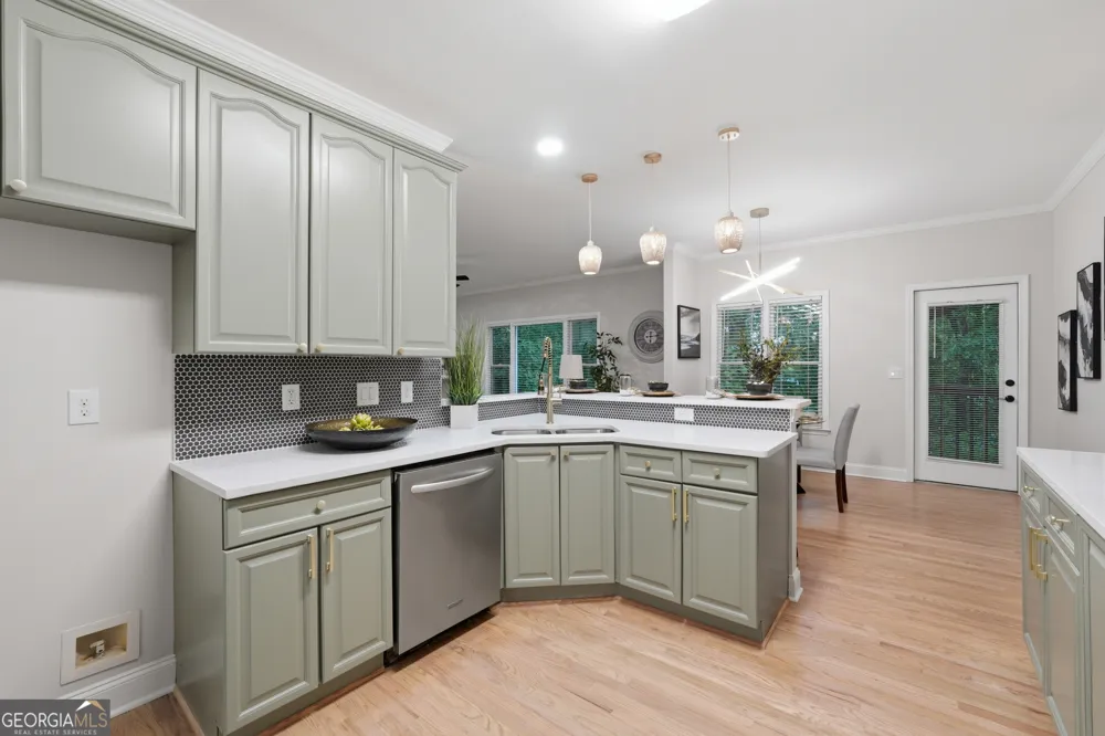 682 Montglade CT Suwanee, GA 30024