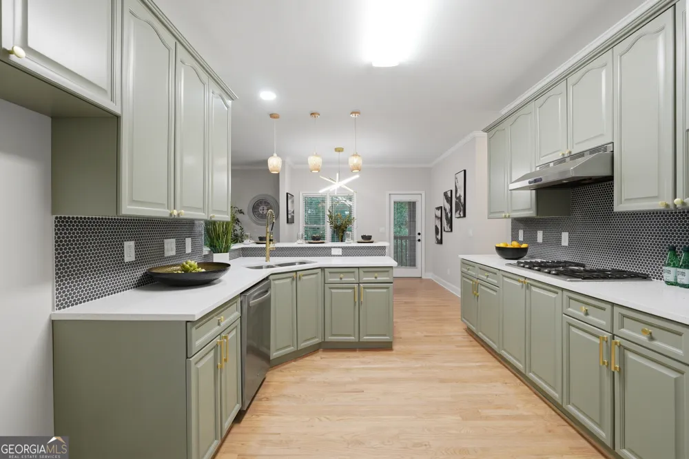 682 Montglade CT Suwanee, GA 30024