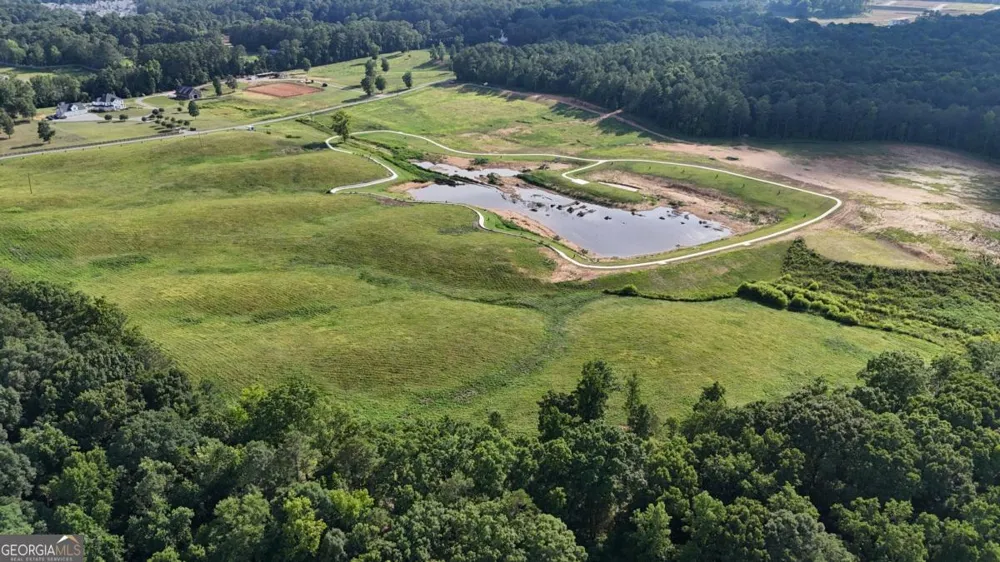 94 Horseshow RD NW Adairsville, GA 30103