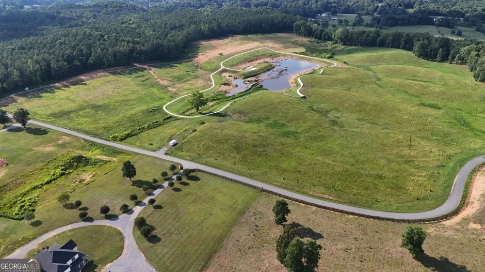 94 Horseshow RD NW Adairsville, GA 30103