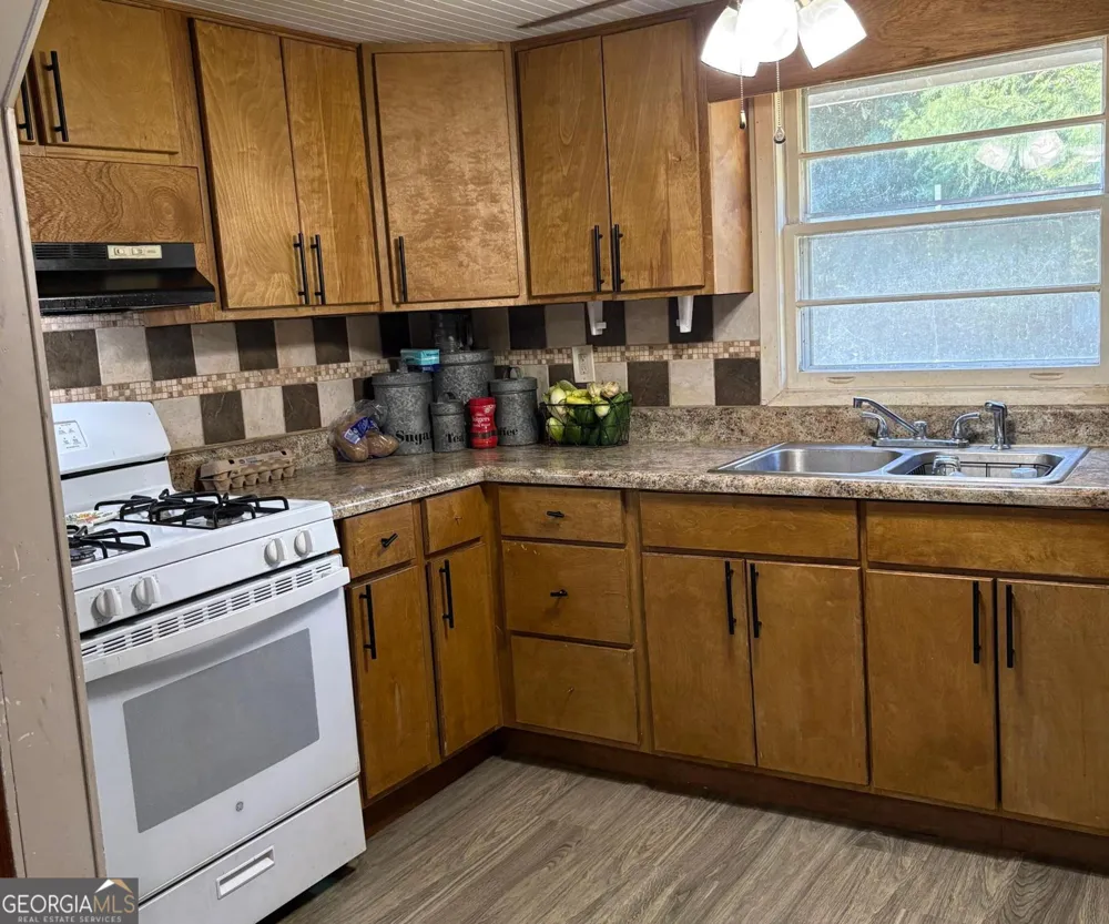1049 Prior Station RD Cedartown, GA 30125