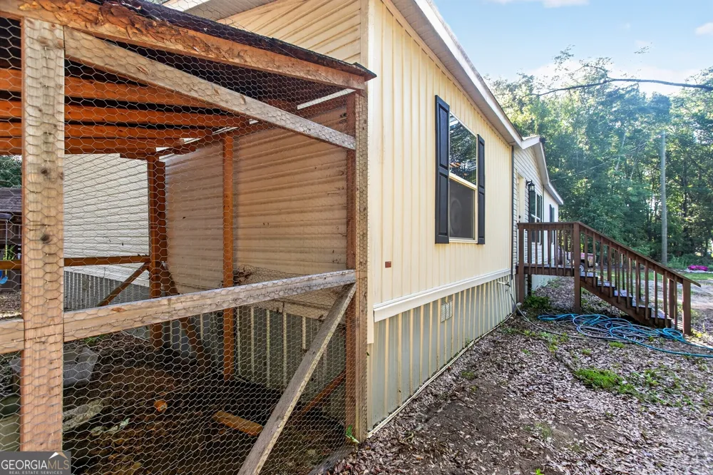 219 Compass RD Jesup, GA 31545