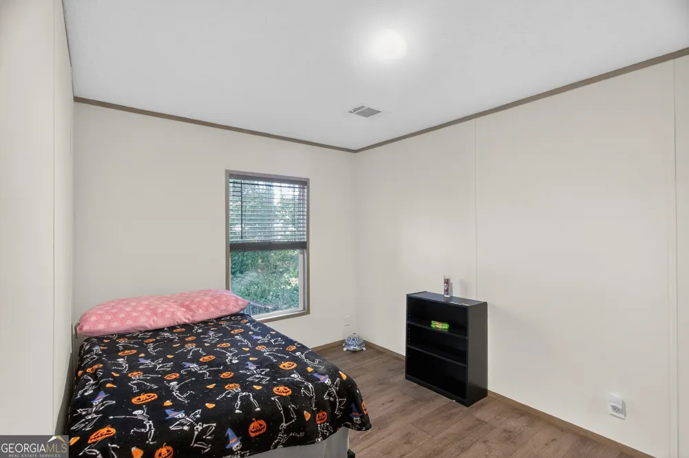 219 Compass RD Jesup, GA 31545