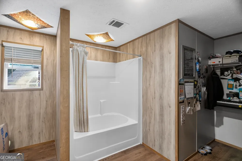 219 Compass RD Jesup, GA 31545