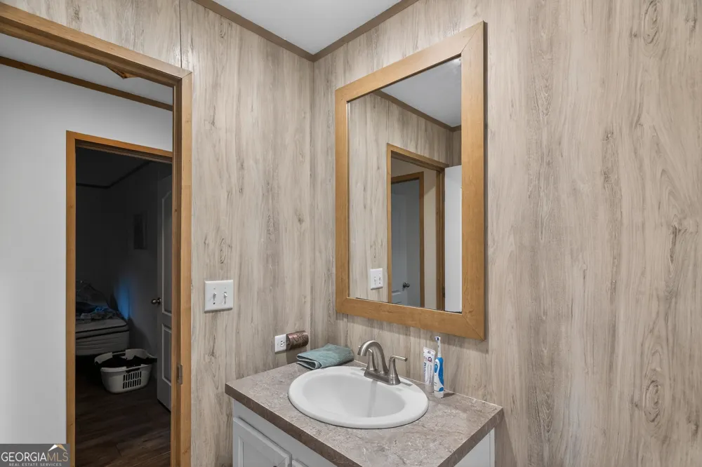 219 Compass RD Jesup, GA 31545