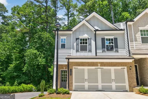 144 Town Walk DR