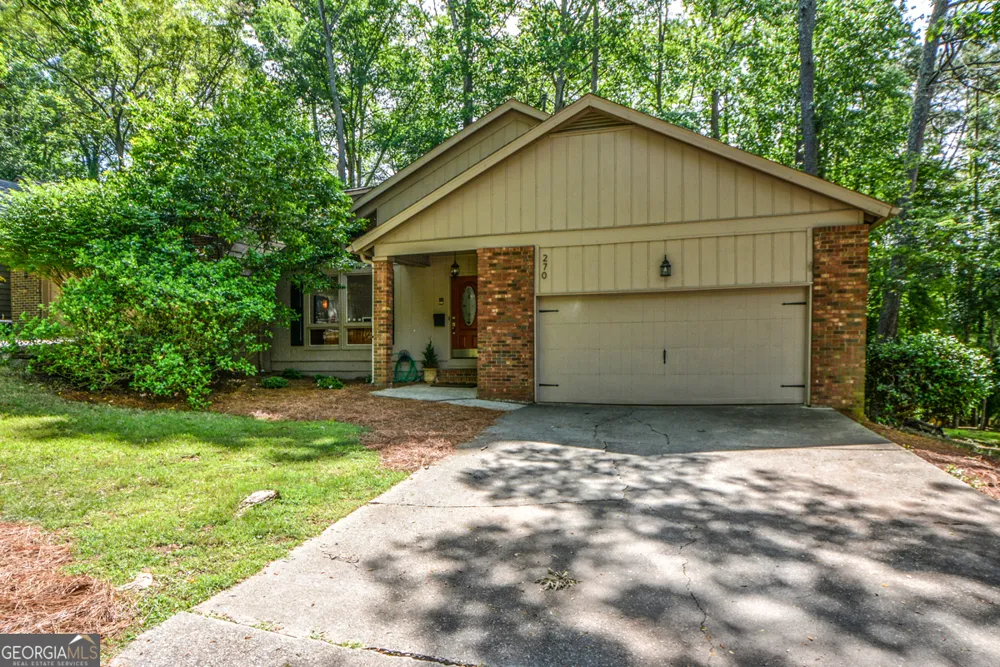 270 Lakeview RDG W Roswell, GA 30076