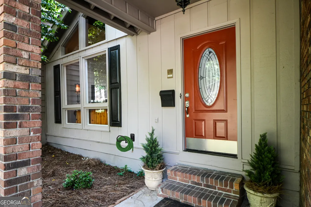 270 Lakeview RDG W Roswell, GA 30076