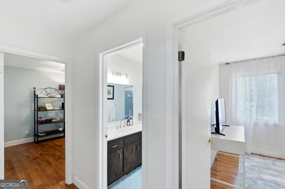 270 Lakeview RDG W Roswell, GA 30076