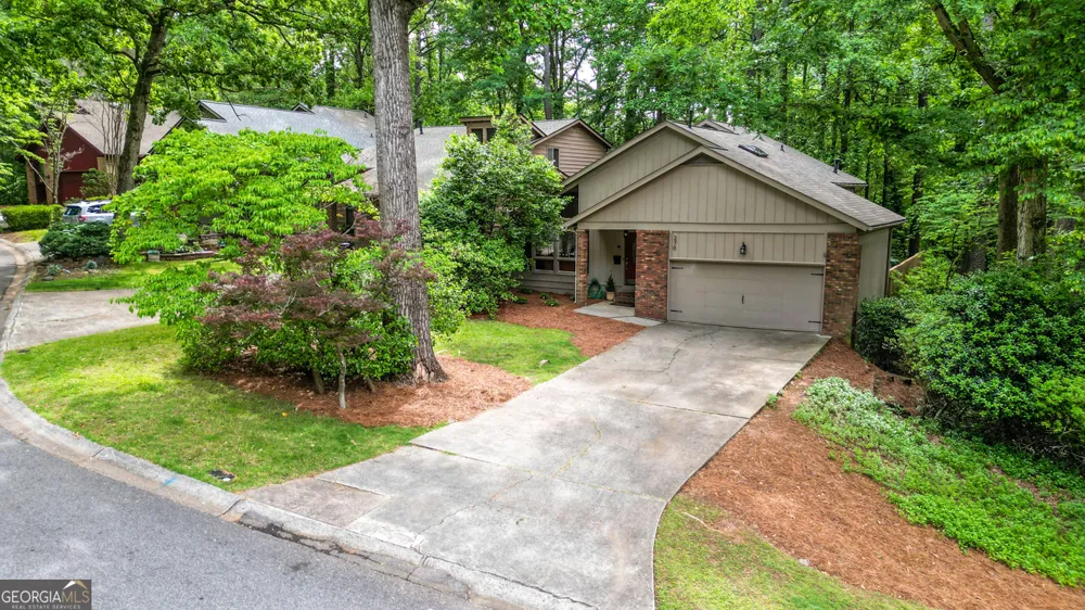 270 Lakeview RDG W Roswell, GA 30076