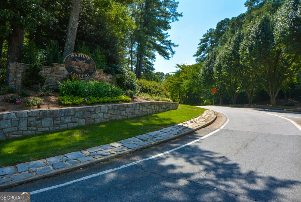 270 Lakeview RDG W Roswell, GA 30076
