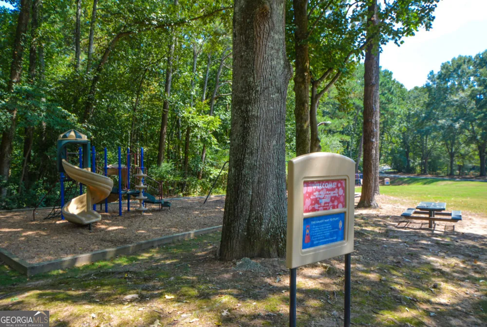 270 Lakeview RDG W Roswell, GA 30076