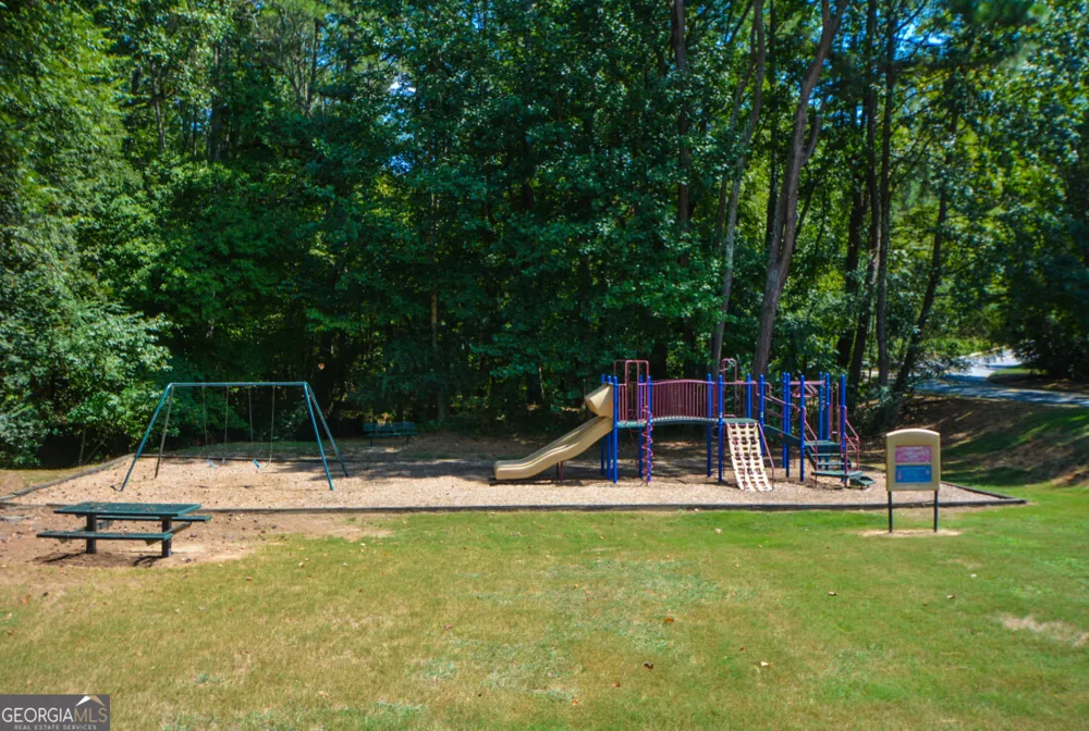 270 Lakeview RDG W Roswell, GA 30076