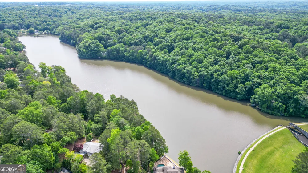 270 Lakeview RDG W Roswell, GA 30076