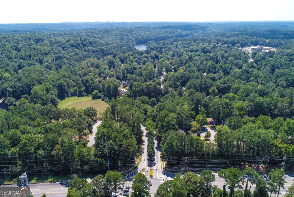 270 Lakeview RDG W Roswell, GA 30076