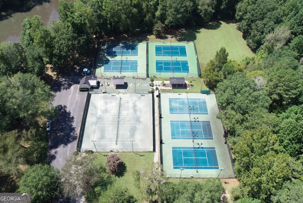 270 Lakeview RDG W Roswell, GA 30076