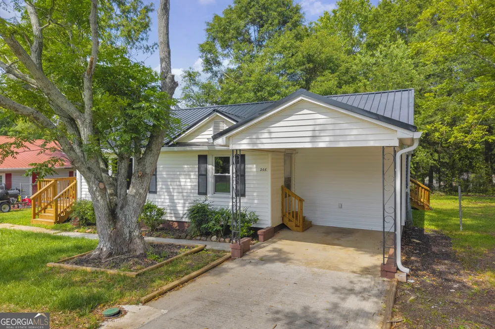 266 Randall ST Lavonia, GA 30553