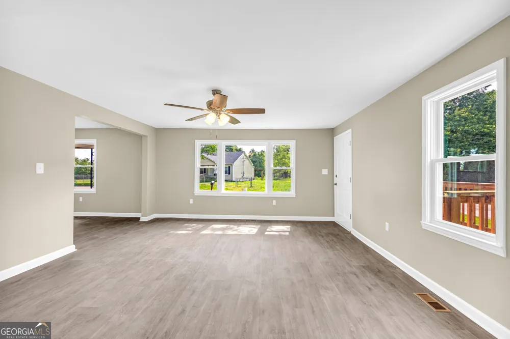 266 Randall ST Lavonia, GA 30553