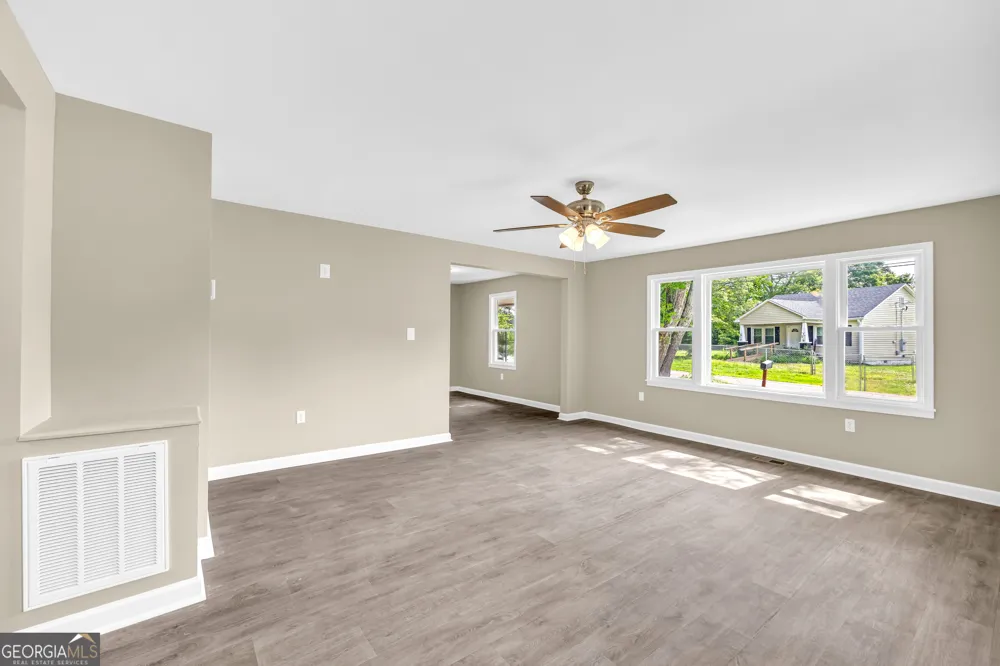 266 Randall ST Lavonia, GA 30553