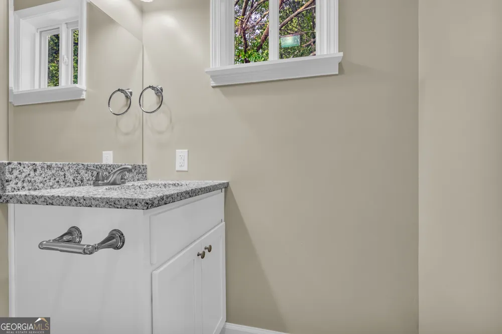 266 Randall ST Lavonia, GA 30553