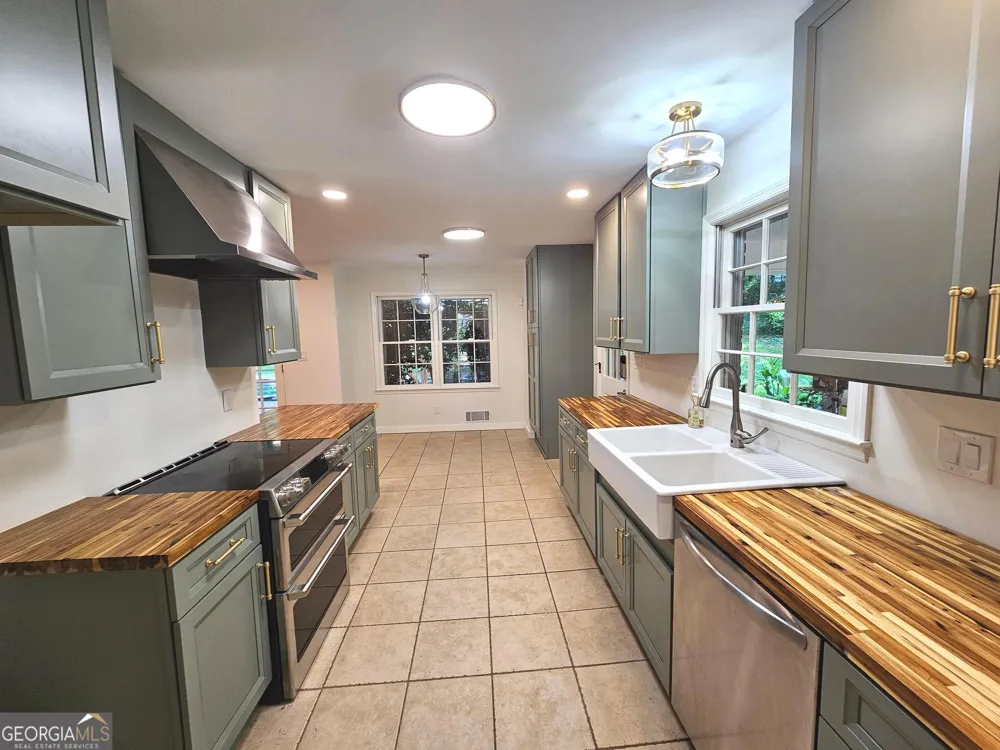 615 Kings RD Athens, GA 30606