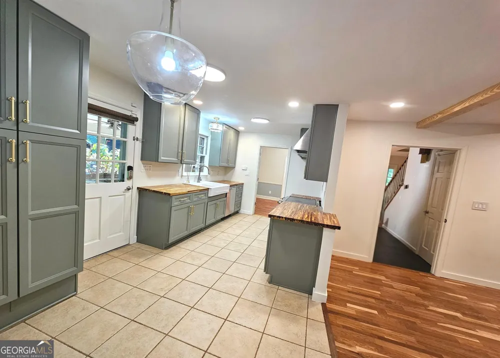 615 Kings RD Athens, GA 30606