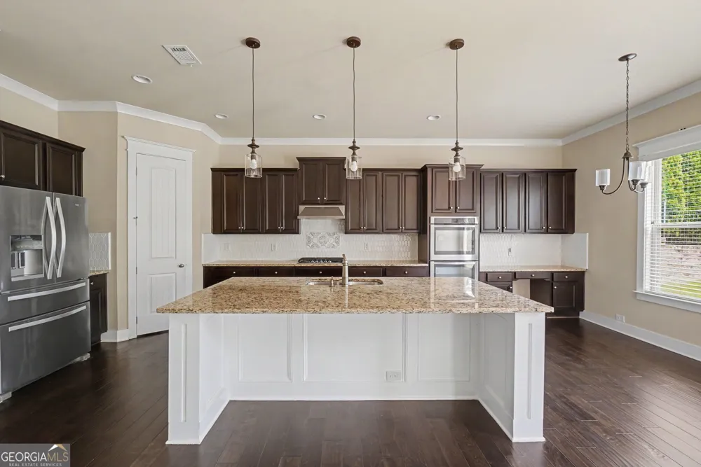 411 Ridgeway LN Canton, GA 30114