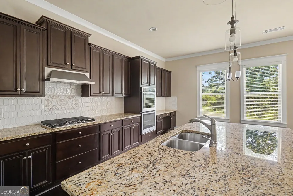 411 Ridgeway LN Canton, GA 30114
