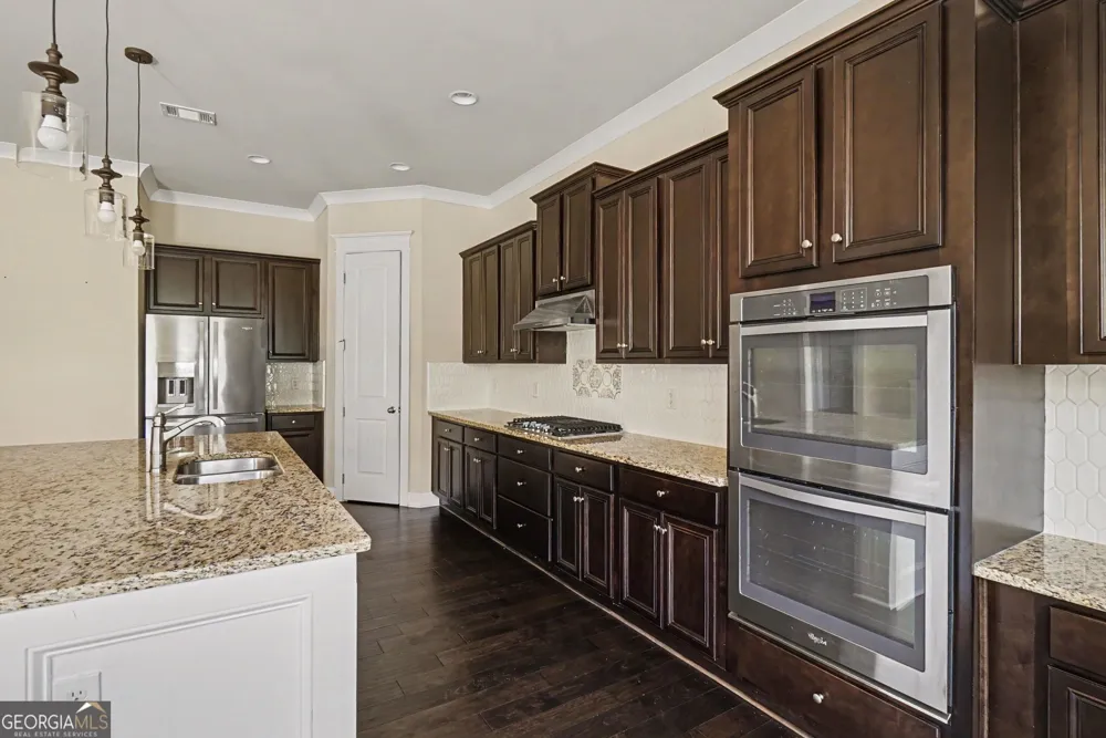 411 Ridgeway LN Canton, GA 30114