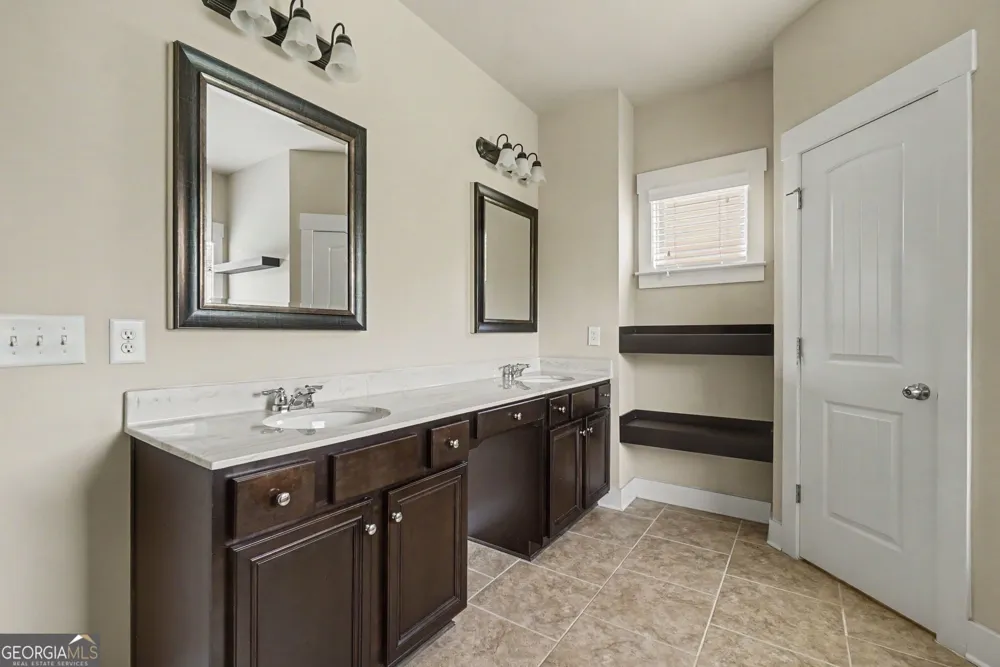 411 Ridgeway LN Canton, GA 30114