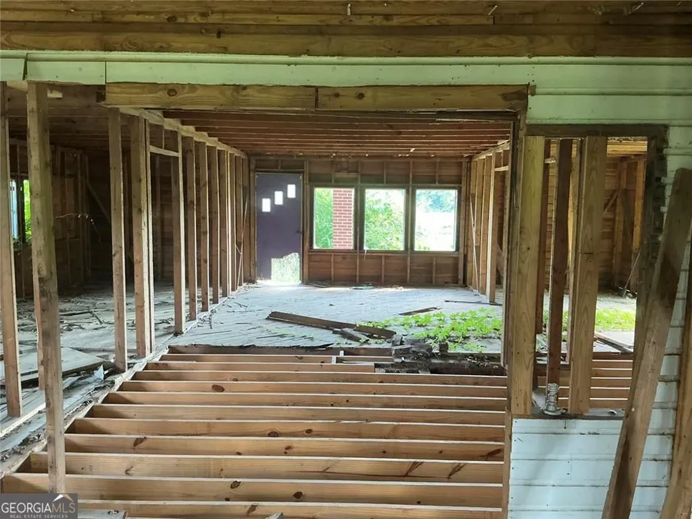 153 Henderson Bend RD NW Calhoun, GA 30701