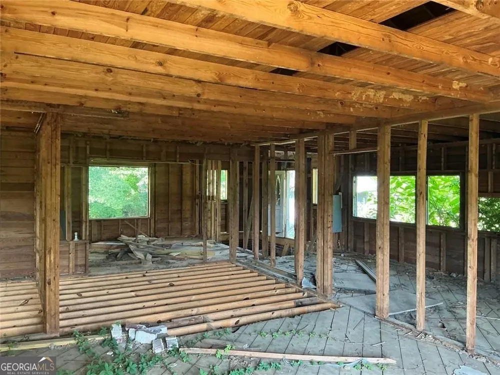 153 Henderson Bend RD NW Calhoun, GA 30701