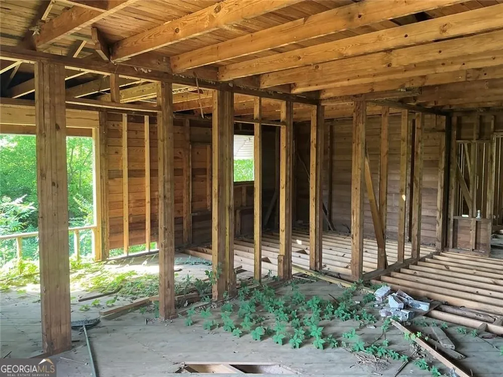 153 Henderson Bend RD NW Calhoun, GA 30701