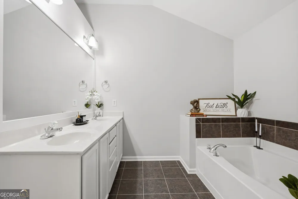 2148 Splitrail TRL NE Buford, GA 30519